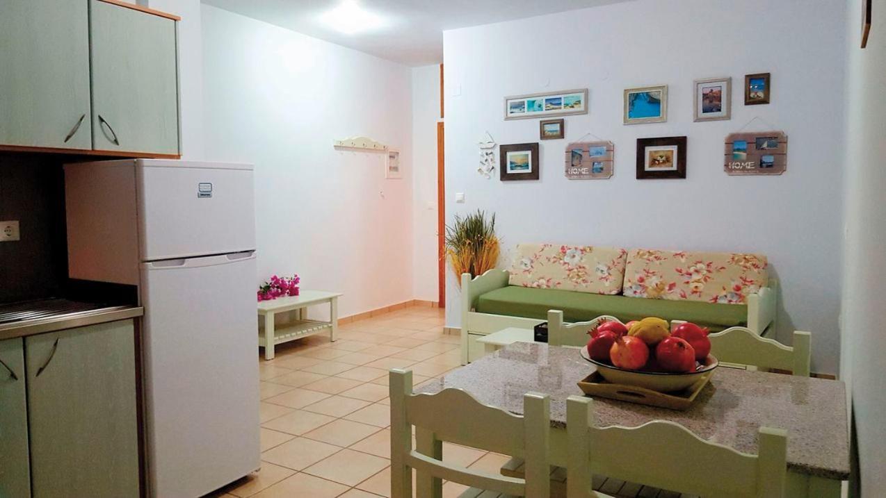 Bonos Apartments Stoúpa Esterno foto