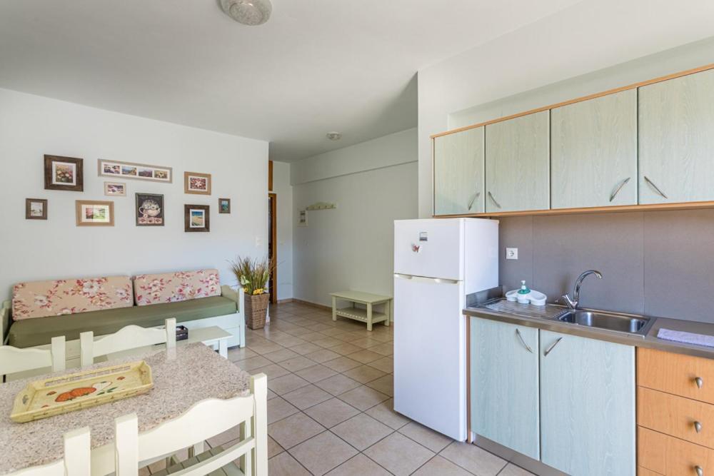 Bonos Apartments Stoúpa Esterno foto